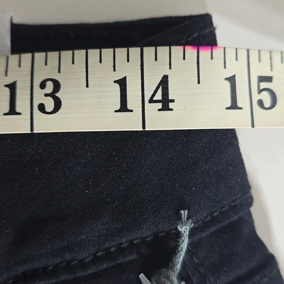 Liz Claiborne Sara Slim Leg Mid Rise Stretch Black Jeans Size 4PS Short NWT - Picture 7 of 10